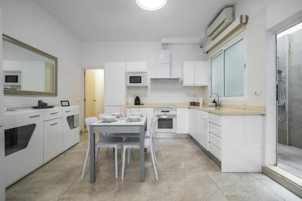 Alma Home ,6 Paxs ,Wifi , Playa Canteras, Ocio Лас-Пальмас-де-Гран-Канария Экстерьер фото